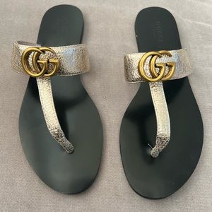 EUC GUCCI GOLD SANDALS GG
